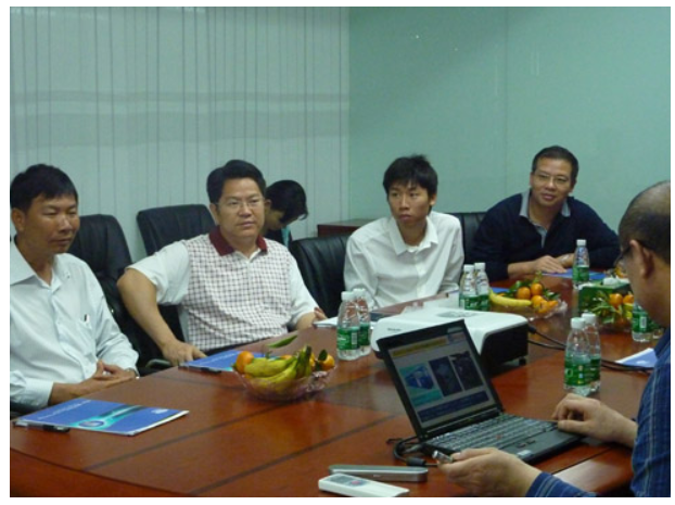 东莞市市委书记刘志庚同志到中镓半导体公司视察，并表示对中镓公司的发展充满信心(图2)